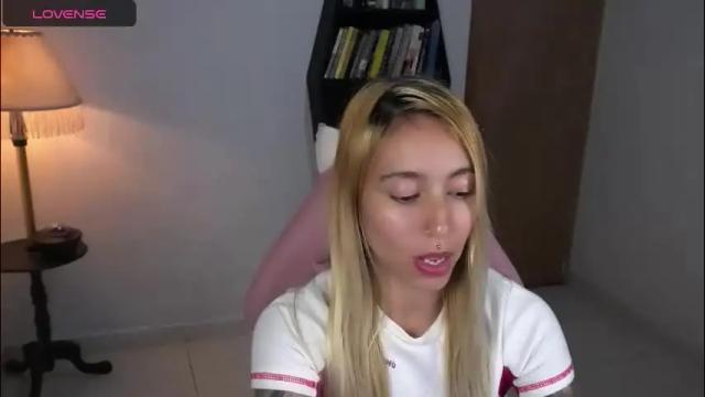 Image 6 of saucy_jenn1 Stream on Chaturbate on 20 days ago