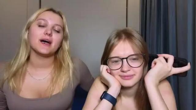 Image 3 of sav_anna Stream on Chaturbate on 15 months ago