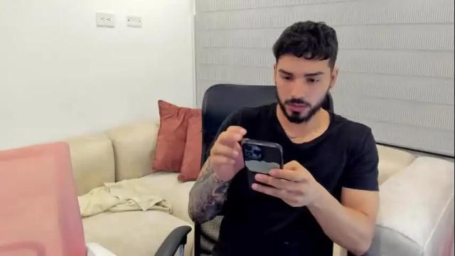 Image 3 of savagesweethearts Stream on Chaturbate on 1 month ago