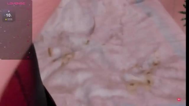 Image 10 of savannah_cameron Stream on Chaturbate on 2 days ago