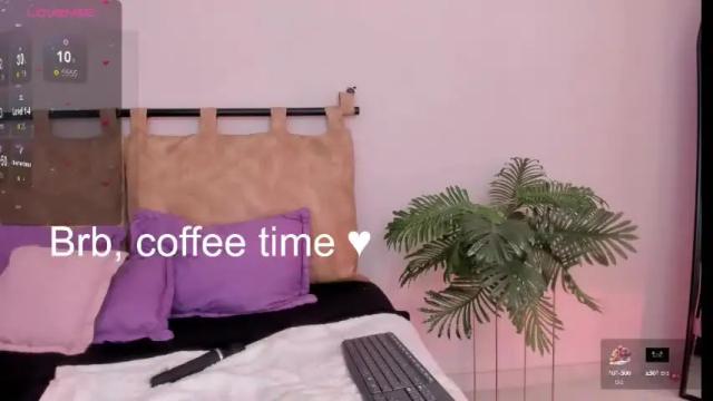 Image 3 of savannah_cameron Stream on Chaturbate on 2 days ago