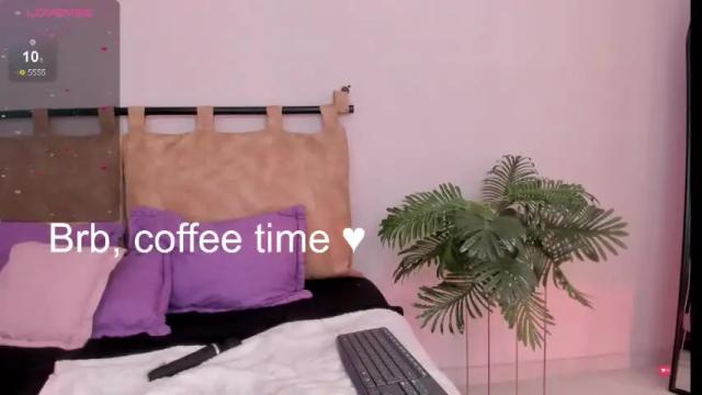Image 4 of savannah_cameron Stream on Chaturbate on 2 days ago
