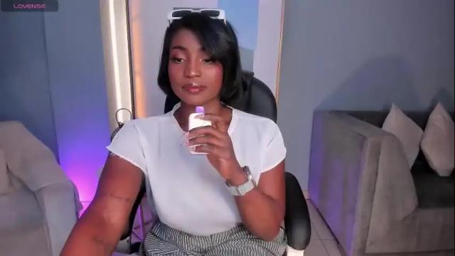 Image 2 of savannahstorm_ Stream on Chaturbate on 2 months ago