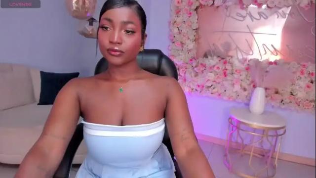 Image 2 of savannahstorm_ Stream on Chaturbate on 1 month ago