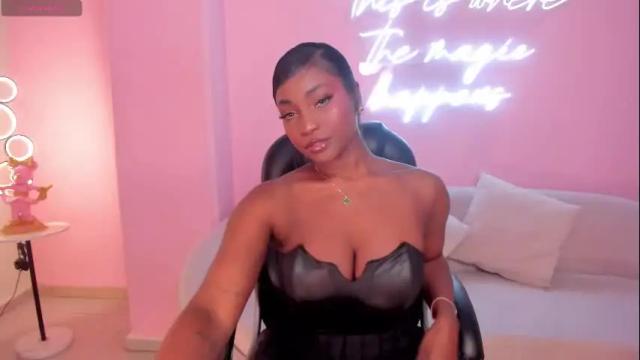 Image 4 of savannahstorm_ Stream on Chaturbate on 1 month ago