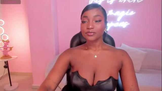 Image 8 of savannahstorm_ Stream on Chaturbate on 1 month ago