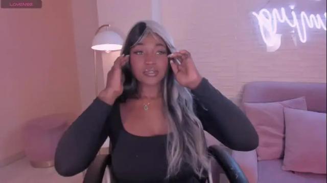 Image 3 of savannahstorm_ Stream on Chaturbate on 1 month ago