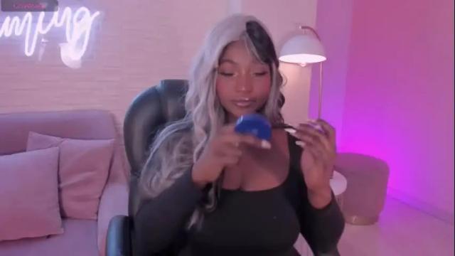 Image 4 of savannahstorm_ Stream on Chaturbate on 1 month ago
