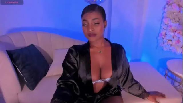 Image 2 of savannahstorm_ Stream on Chaturbate on 29 days ago