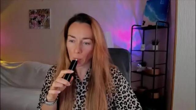 Image 8 of save_the_qween Stream on Chaturbate on 9 days ago