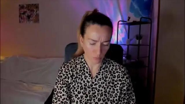 Image 4 of save_the_qween Stream on Chaturbate on 8 days ago