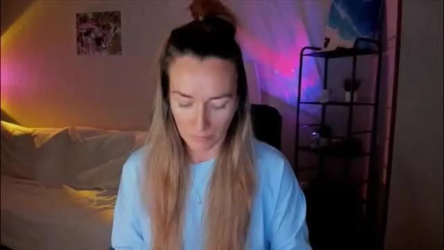 Image 3 of save_the_qween Stream on Chaturbate on 1 day ago