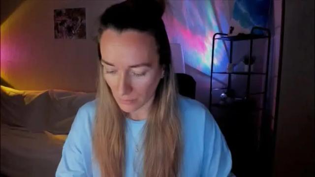 Image 7 of save_the_qween Stream on Chaturbate on 1 day ago