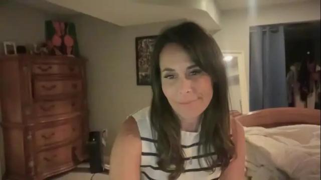 Image 3 of sayplsgdgrl Stream on Chaturbate on 2 months ago