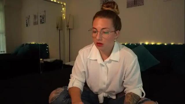 Image 2 of scarlajade Stream on Chaturbate on 22 days ago