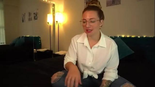 Image 3 of scarlajade Stream on Chaturbate on 22 days ago