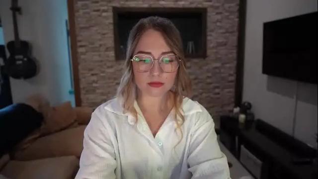 Image 2 of scarlajade Stream on Chaturbate on 11 days ago