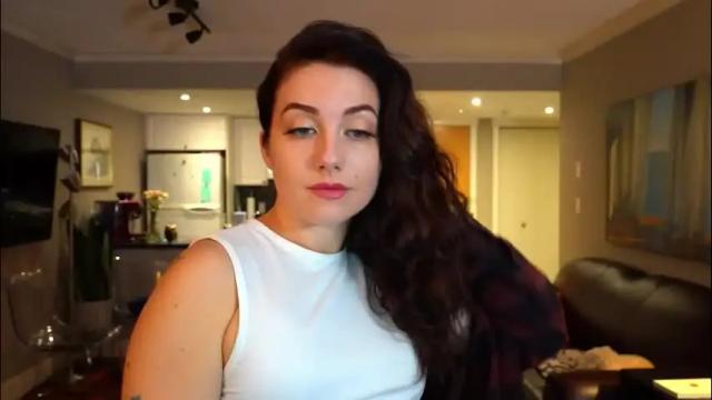 Image 2 of scarlajade Stream on Chaturbate on 1 month ago