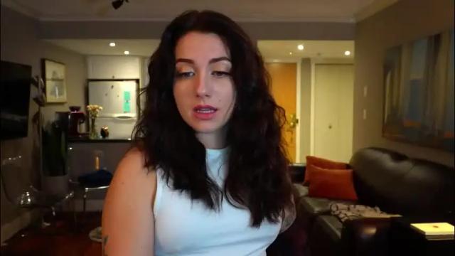 Image 8 of scarlajade Stream on Chaturbate on 1 month ago