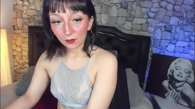 Image 2 of scarlat_diamond Stream on Chaturbate on 3 months ago