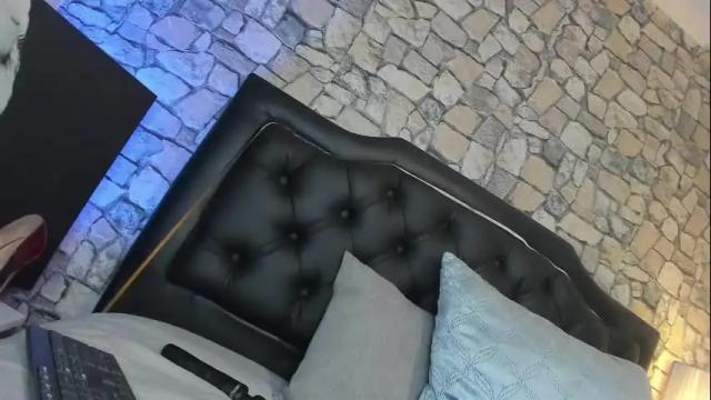 Image 3 of scarlat_diamond Stream on Chaturbate on 2 months ago