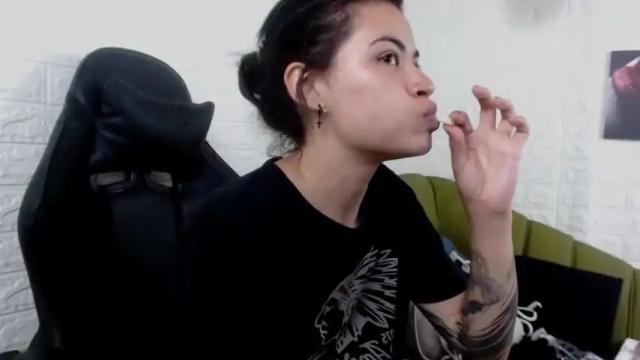 Image 3 of scarlattasnow Stream on Chaturbate on 24 months ago