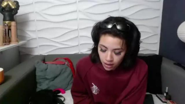 Image 3 of scarlattasnow Stream on Chaturbate on 24 months ago