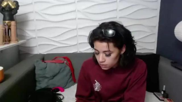 Image 4 of scarlattasnow Stream on Chaturbate on 24 months ago