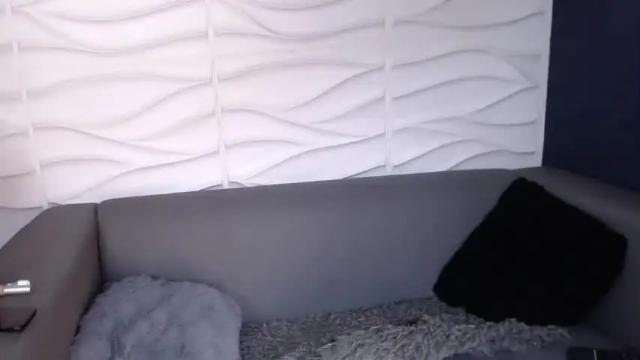 Image 3 of scarlattasnow Stream on Chaturbate on 24 months ago