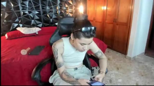 Image 10 of scarlattasnow Stream on Chaturbate on 24 months ago