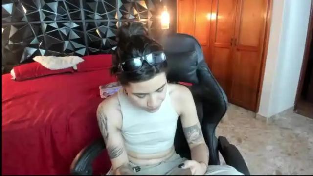 Image 3 of scarlattasnow Stream on Chaturbate on 24 months ago