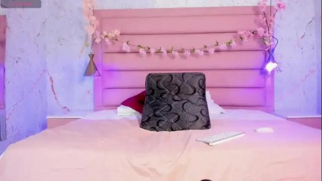 Image 2 of scarleett22 Stream on Chaturbate on 21 days ago