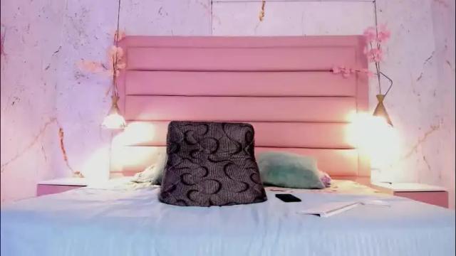Image 2 of scarleett22 Stream on Chaturbate on 1 month ago