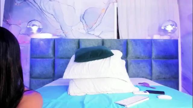 Image 2 of scarleett22 Stream on Chaturbate on 1 month ago