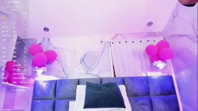 Image 2 of scarleett22 Stream on Chaturbate on 26 days ago