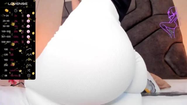 Image 3 of scarleett_johansson Stream on Chaturbate on 12 months ago