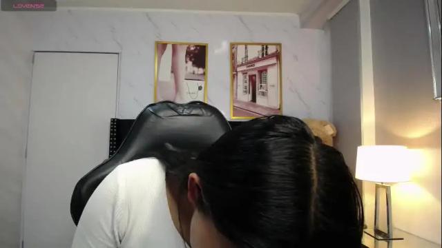 Image 2 of scarlet_b_ Stream on Chaturbate on 1 month ago