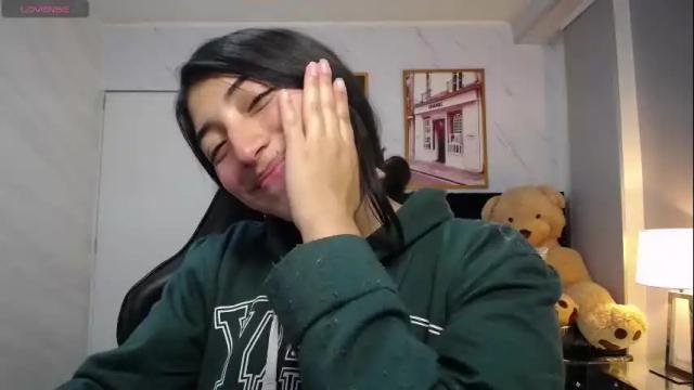 Image 3 of scarlet_b_ Stream on Chaturbate on 1 month ago