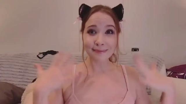 Image 11 of scarlet_carnal Stream on Chaturbate on 16 months ago