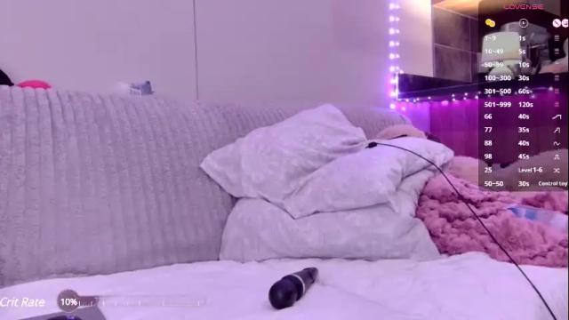 Image 3 of scarlet_carnal Stream on Chaturbate on 1 month ago