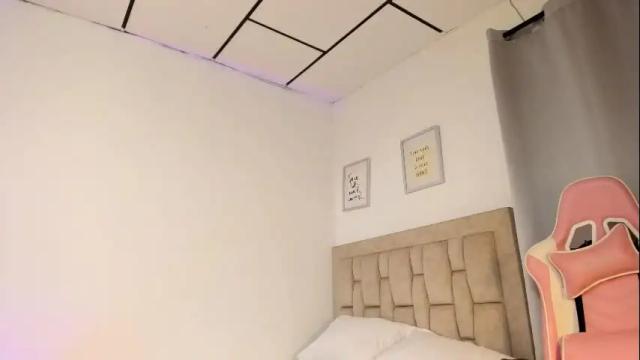 Image 3 of scarlet_darling26 Stream on Chaturbate on 1 month ago