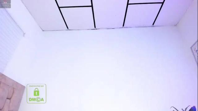 Image 12 of scarlet_darling26 Stream on Chaturbate on 1 month ago
