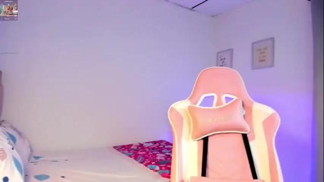 Image 2 of scarlet_darling26 Stream on Chaturbate on 1 month ago