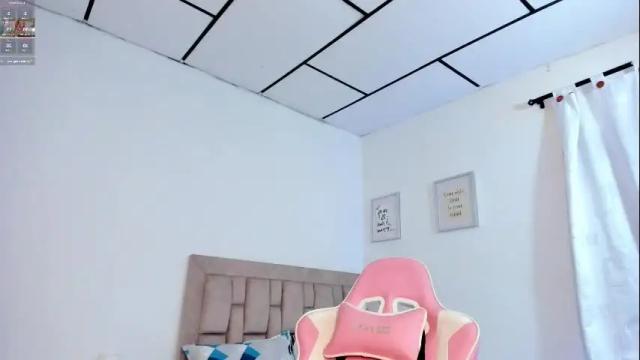 Image 7 of scarlet_darling26 Stream on Chaturbate on 8 days ago
