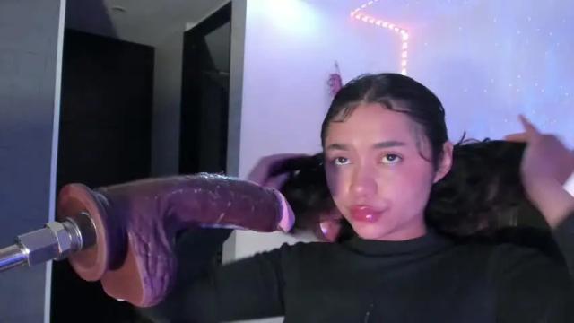 Image 7 of scarlet_gold Stream on Chaturbate on 14 months ago
