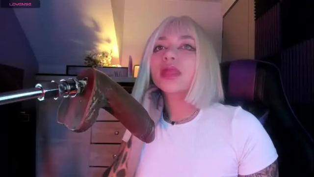 Thumbnail 1, scarlet_gold's Stream at Chaturbate, 1 month ago