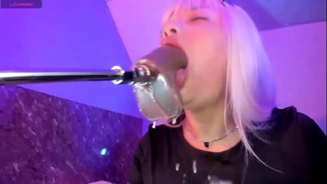 Image 10 of scarlet_gold Stream on Chaturbate on 1 month ago