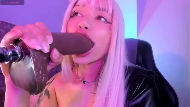 Image 7 of scarlet_gold Stream on Chaturbate on 21 days ago