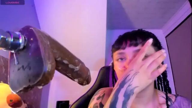 Image 11 of scarlet_gold Stream on Chaturbate on 10 days ago