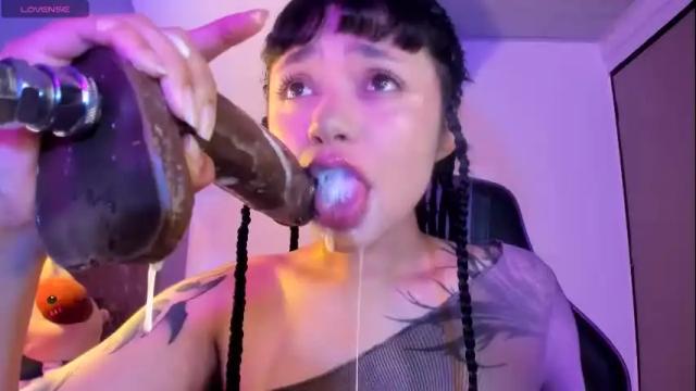 Image 3 of scarlet_gold Stream on Chaturbate on 10 days ago